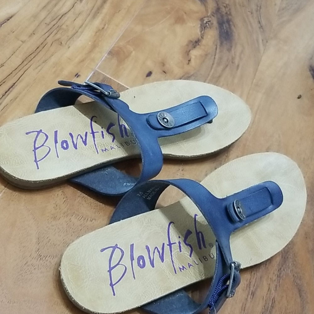 Shoes - Picture 2 of 2